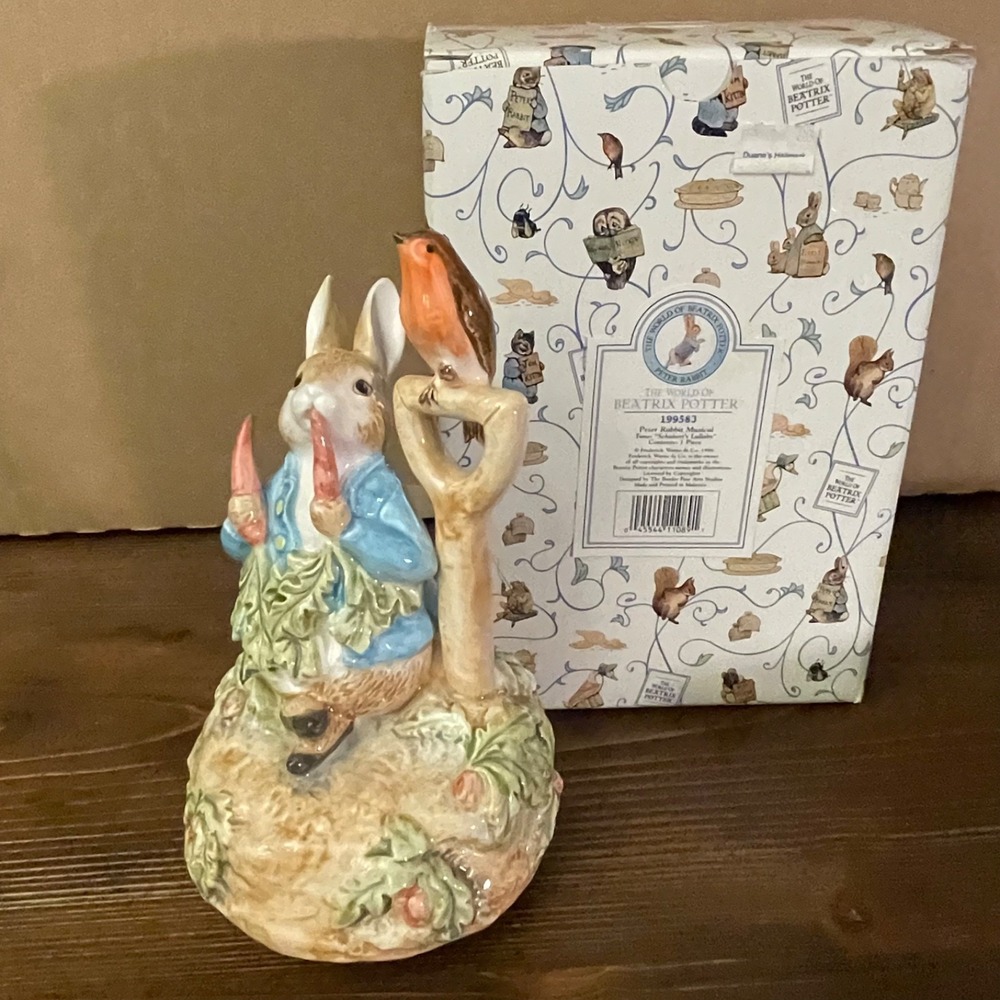 Vintage 1996 Border Fine Arts Peter Rabbit Musical Figurine Schubert's Lullaby